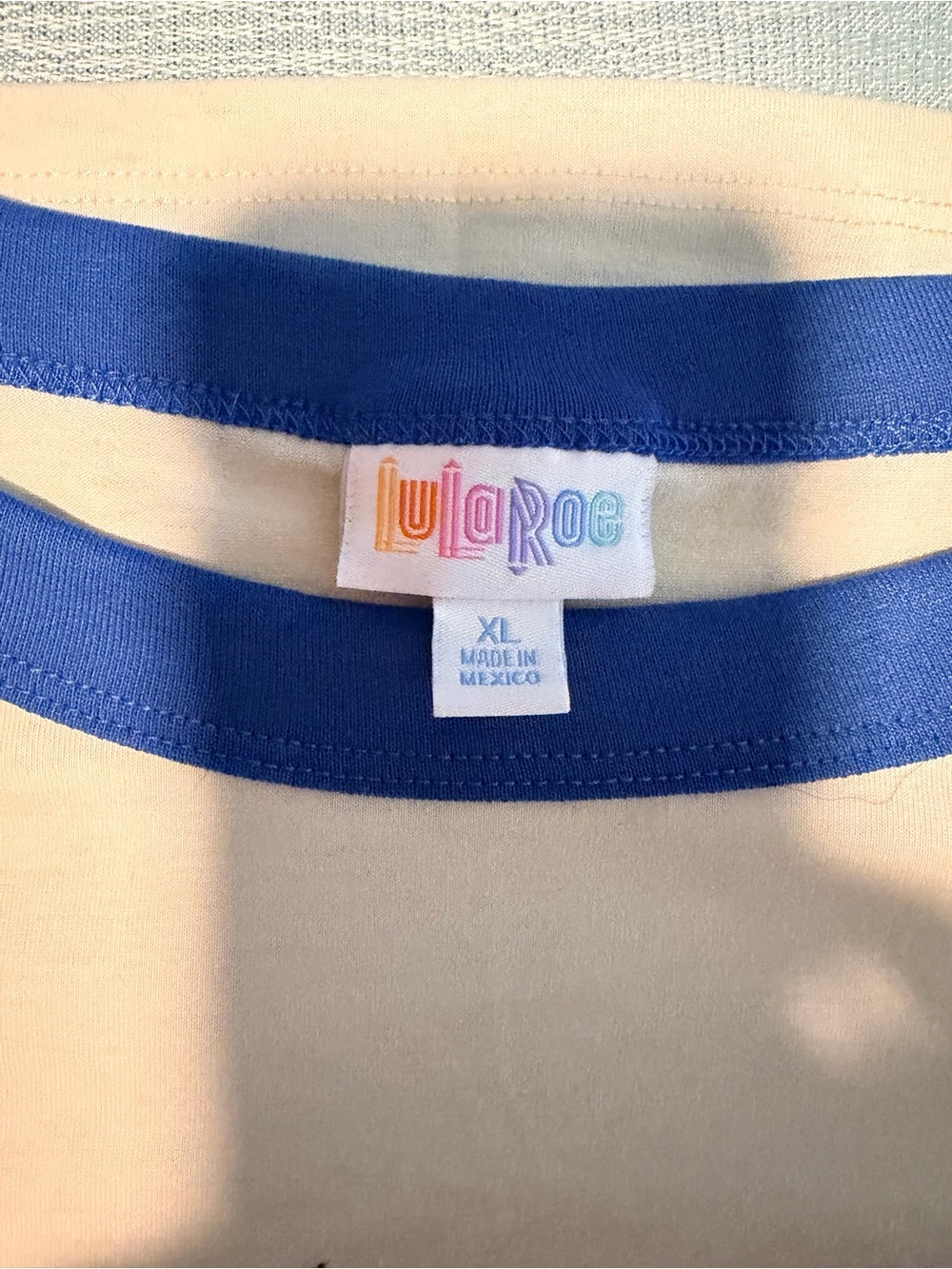 Lularoe Liv T - Picture 3 of 4